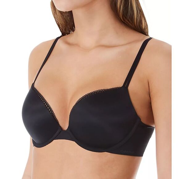 Calvin Klein NWT Liquid Touch Push up Plunge Underwire Bra Black 32DD